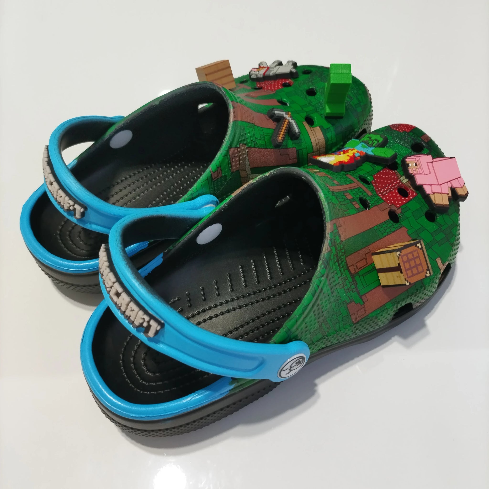 Summer Children's Non-Slip Soft Bottom Sandals Cute Cartoon Character Kids' Slippers Lightweight Footwear for Girls And Boys